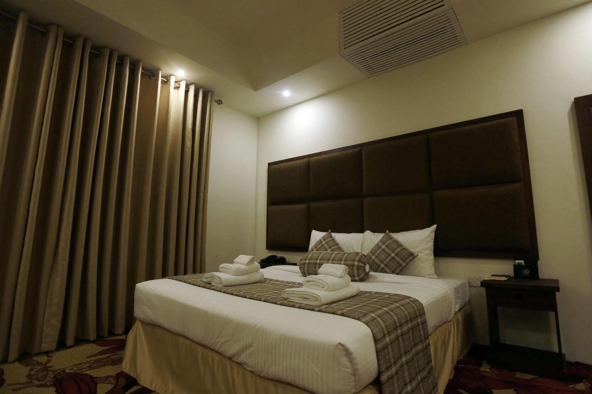 Avenra Gangaara Hotel Wennappuwa Extérieur photo