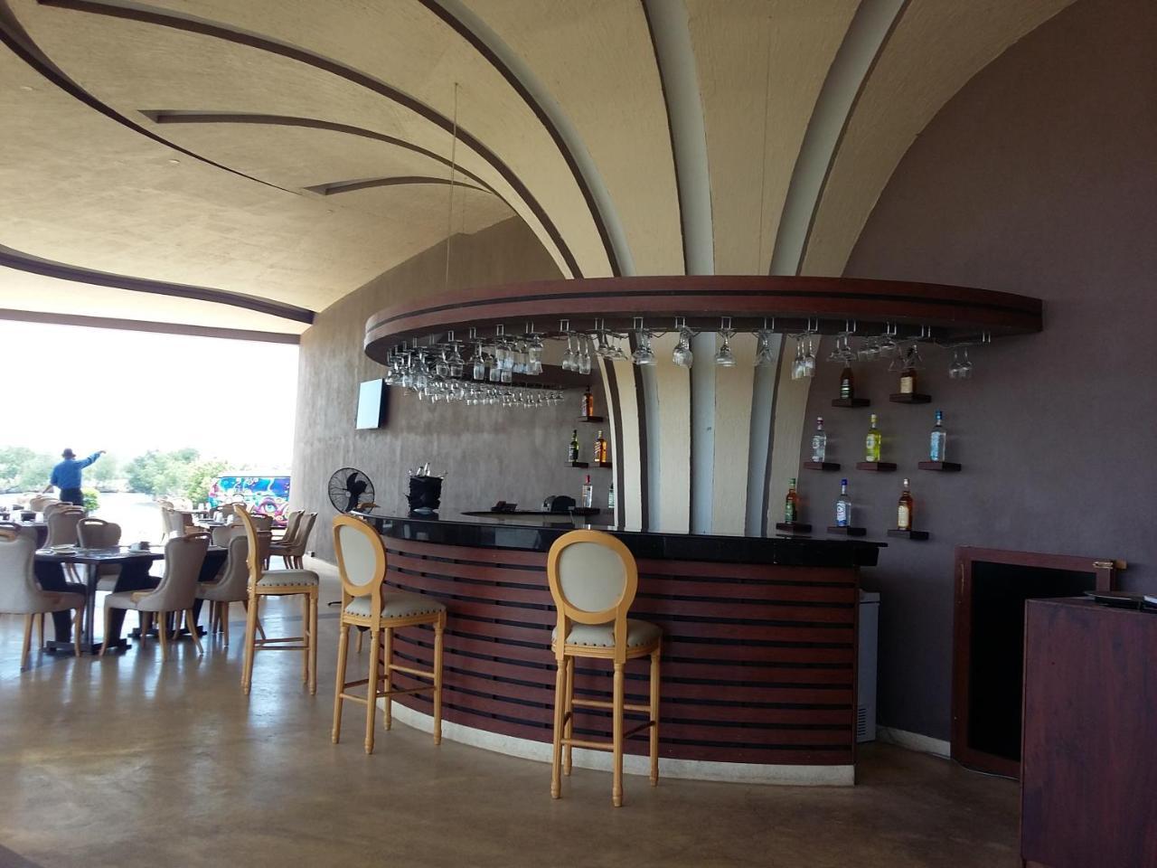 Avenra Gangaara Hotel Wennappuwa Extérieur photo